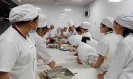 深圳厨师爆料案件最新,揭露后厨黑幕，食品安全引关注